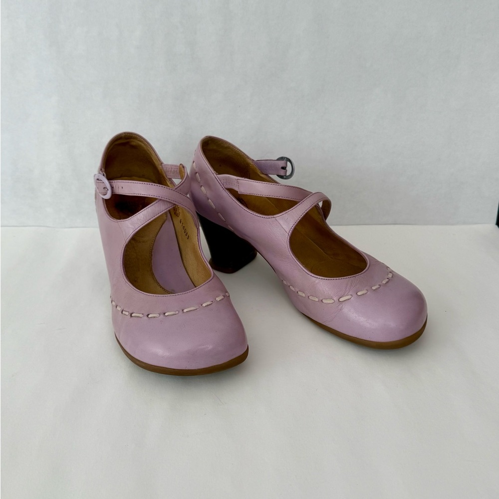 RARE COLORWAY OPERETTA MALIBRAN CRISS-CROSSED MARY JANE HEELS 7.5 lavender ivory